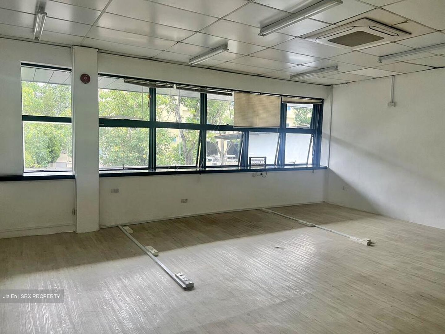 Woodlands Avenue 9 (D25), Factory #496082321